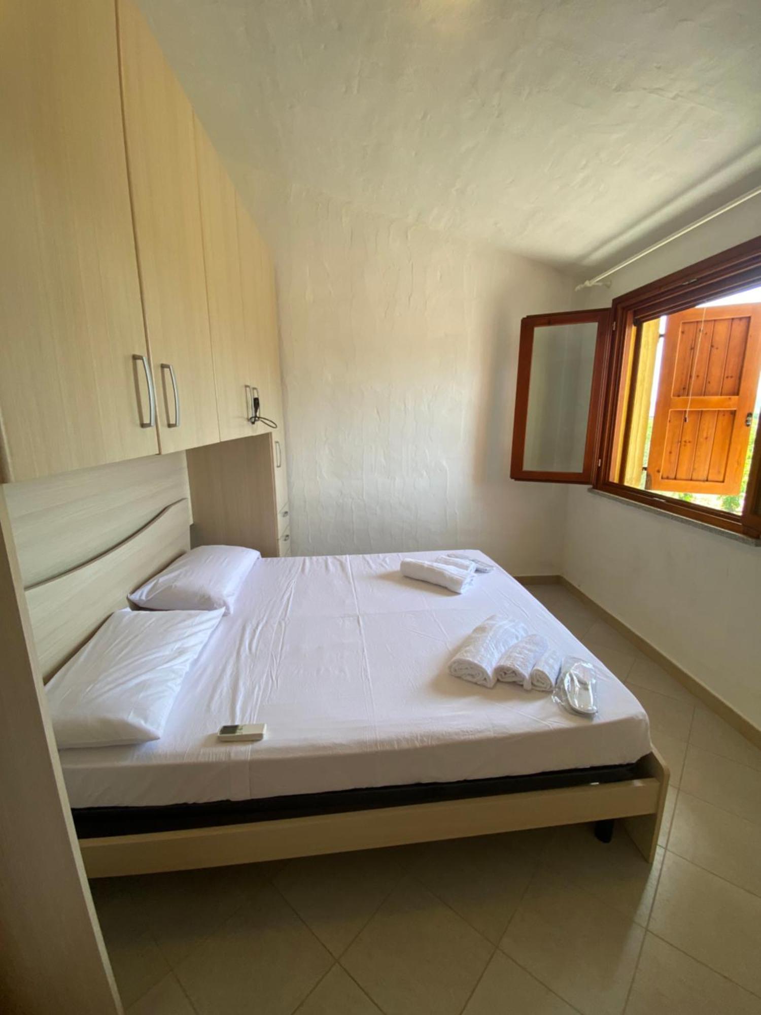 Villa Juniperus Porto Pino Sant'Anna Arresi Eksteriør billede